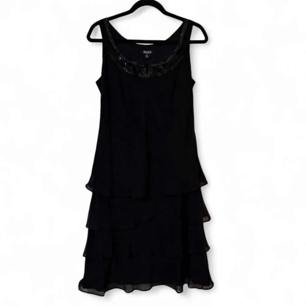 SLNY Black Tiered Chiffon Cocktail Dress Sequin Neckline 8P Petite - Picture 2 of 9